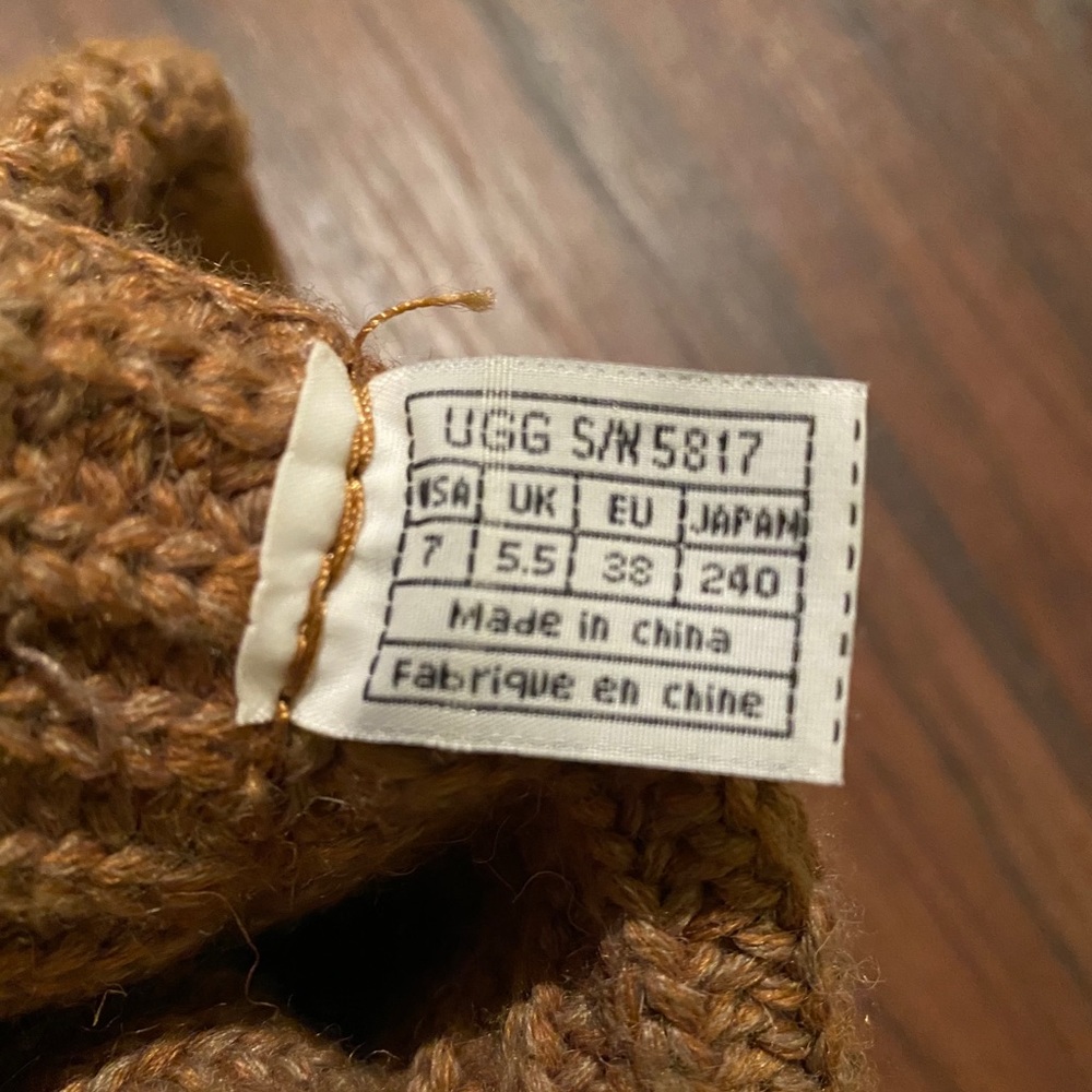 UGG Boots - Picture 6 of 6